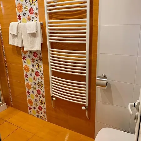 Hotel Elena 3*